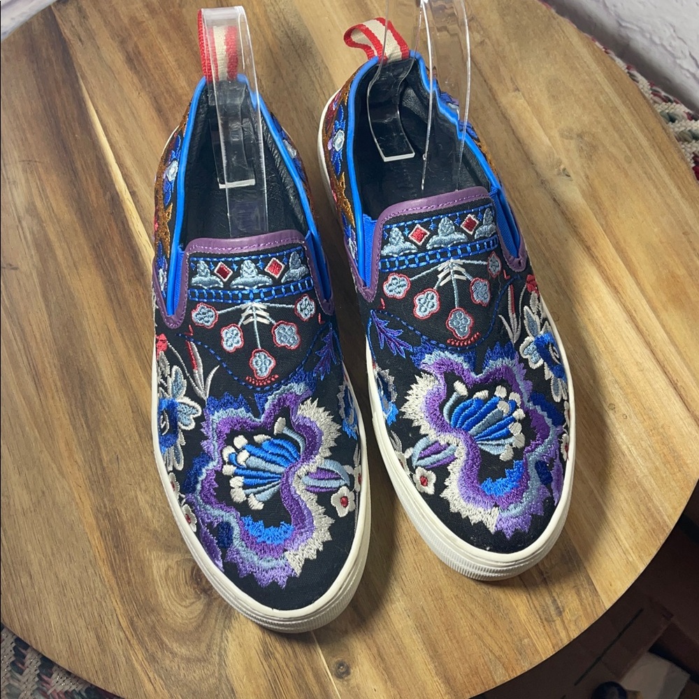 Johnny Was Romany Embroidered Slip-On Sneakers Floral SIZE 39/8.5
